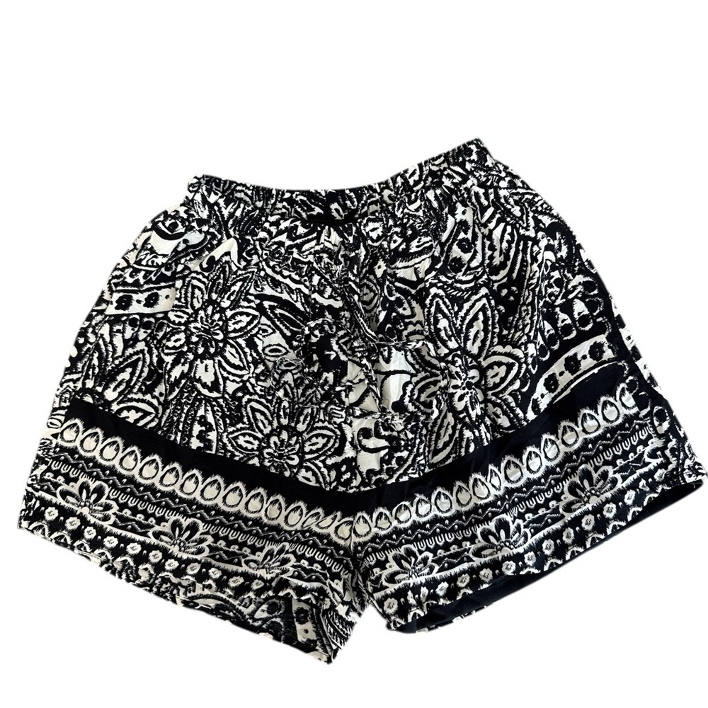 She + Sky Floral Border Print Shorts